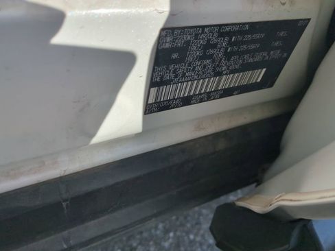 Used 2021 Toyota Venza Limited image 32