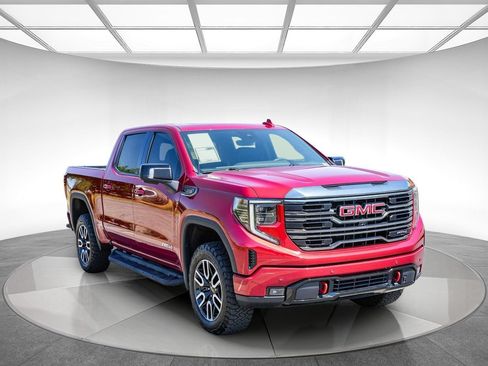 Used 2024 GMC Sierra 1500 AT4 w/ Technology Package AWD/4WD image 5