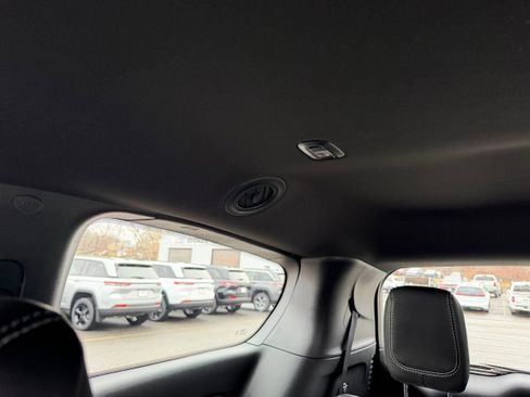 New 2026 Chrysler Pacifica Select image 28