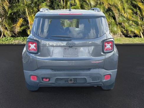 Used 2017 Jeep Renegade Trailhawk w/ Premium Trailhawk Package AWD/4WD image 6
