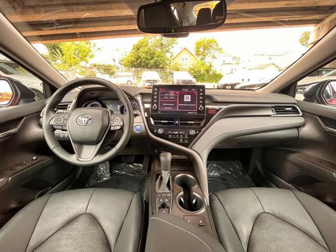 Used 2021 Toyota Camry XSE w/ Cold Weather Package FWD image 19