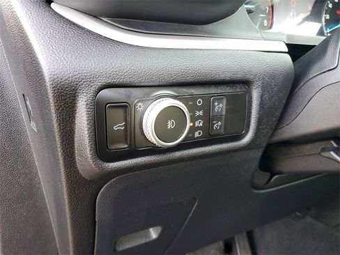 Used 2022 Ford Explorer XLT w/ Equipment Group 202A image 13