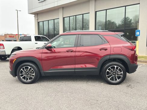 Used 2025 Chevrolet TrailBlazer LT image 9