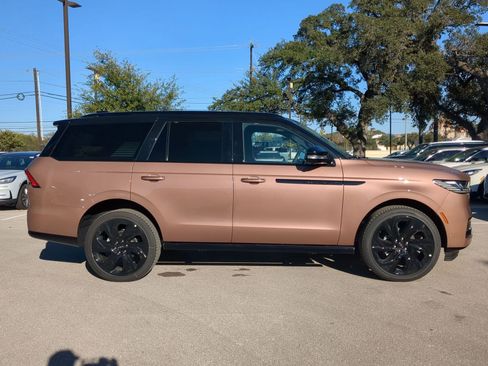 New 2025 Lincoln Navigator Black Label image 2