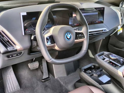New 2025 BMW iX xDrive50 w/ Premium Package image 10