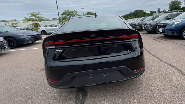 Used 2024 Toyota Prius LE FWD image 3