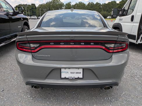 Used 2019 Dodge Charger R/T RWD image 4