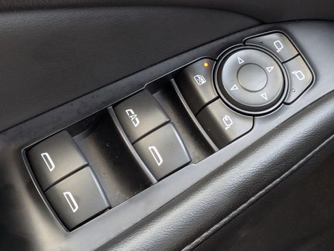 Used 2023 Buick Enclave Avenir w/ Avenir Technology Package FWD image 25
