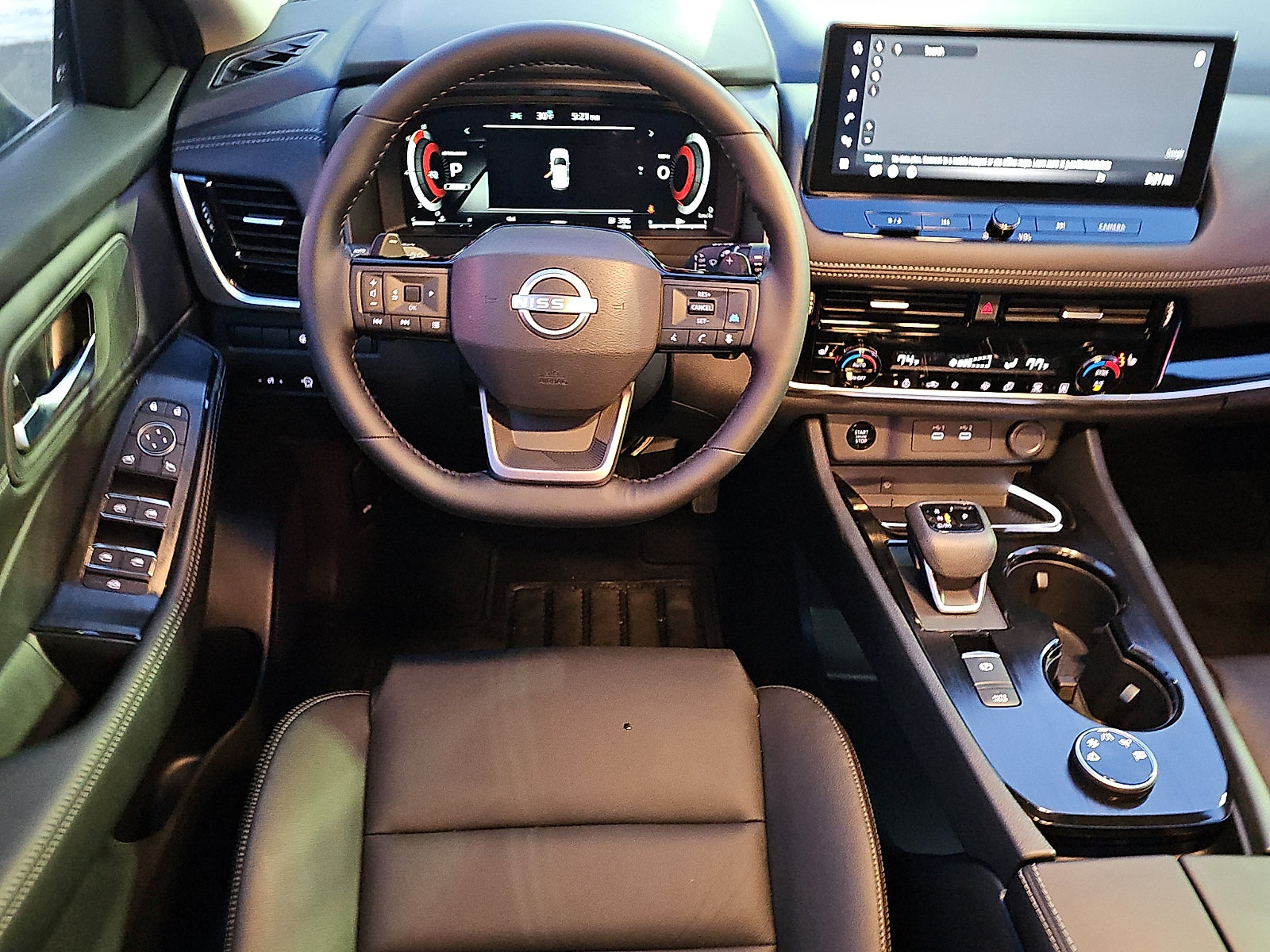 Used 2025 Nissan Rogue SL AWD/4WD image 13