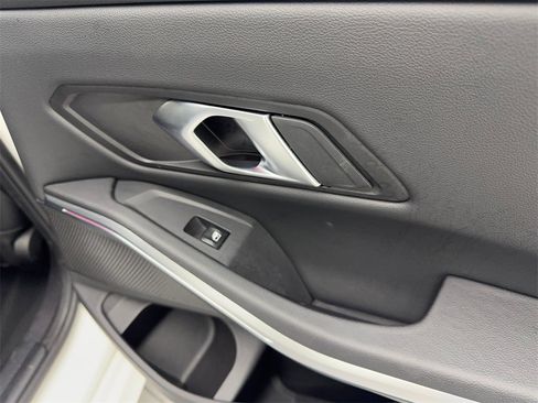 Used 2025 BMW 330i Sedan image 43