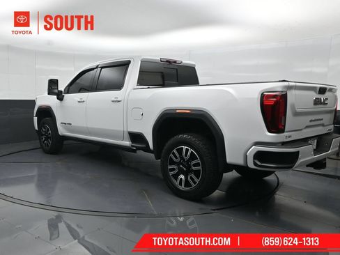 Used 2022 GMC Sierra 2500 AT4 w/ AT4 Premium Plus Package AWD/4WD image 8