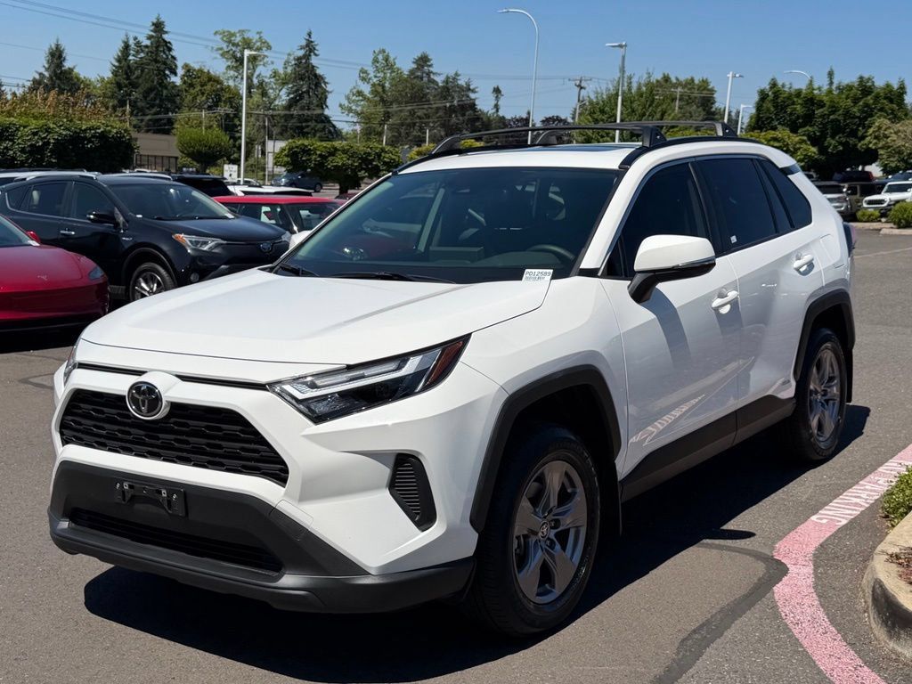 Used 2025 Toyota RAV4 XLE w/ Convenience Package AWD/4WD image 4