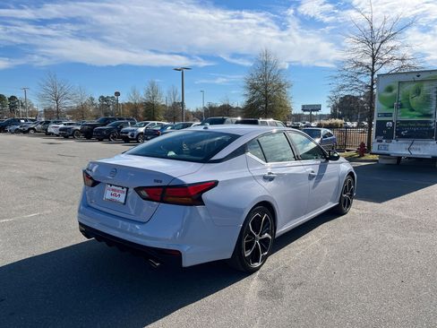 Used 2024 Nissan Altima 2.5 SR image 8