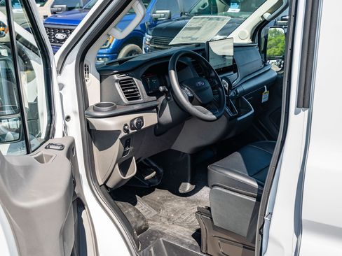 New 2026 Ford Transit 250 148 Medium Roof w/ Load Area Protection Package RWD image 15