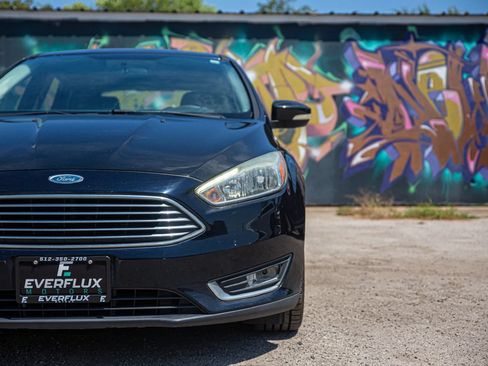 Used 2015 Ford Focus Titanium FWD image 10