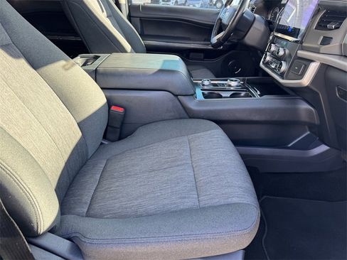 Certified 2022 Ford Expedition XLT image 6