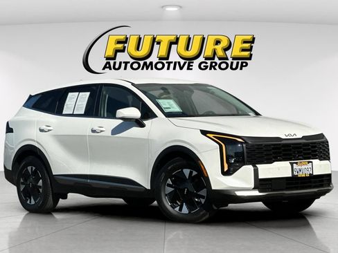 Used 2026 Kia Sportage LX FWD image 1