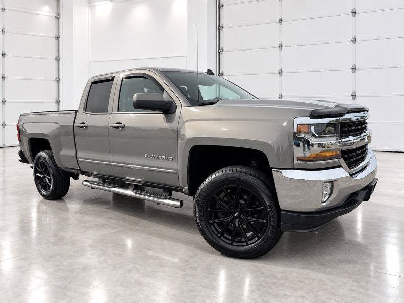 Used 2017 Chevrolet Silverado 1500 LT w/ All Star Edition AWD/4WD image 25