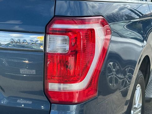 Used 2018 Ford Expedition Max XLT image 16