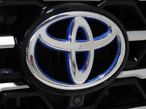 Used 2024 Toyota Tundra Capstone AWD/4WD image 30