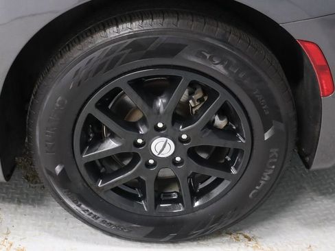 Used 2023 Chrysler Voyager LX FWD image 18