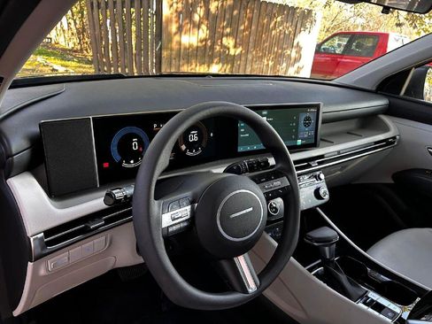 Used 2025 Hyundai Tucson SEL image 3