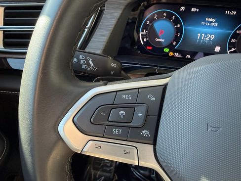 Used 2024 Volkswagen Atlas SEL Premium R-Line image 28