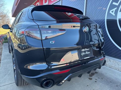 Used 2024 Alfa Romeo Stelvio Veloce image 11