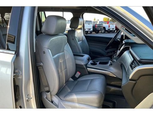 Used 2018 Chevrolet Suburban LT image 8