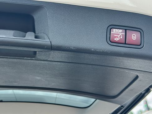 Used 2015 Mercedes-Benz GL 550 4MATIC image 13