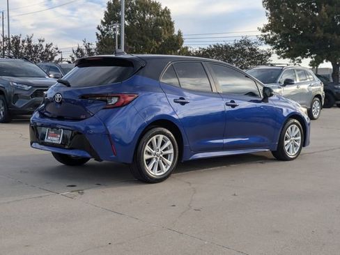 Used 2025 Toyota Corolla SE w/ SE Package image 5