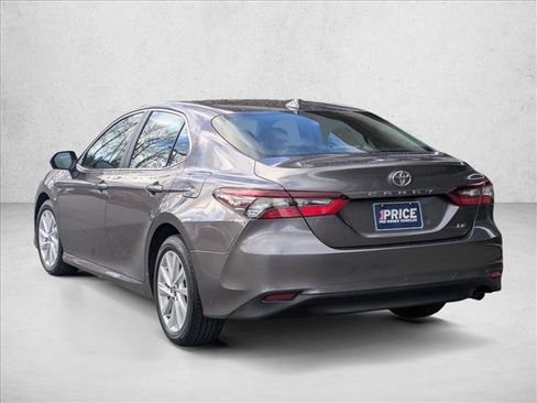 Used 2022 Toyota Camry LE image 8