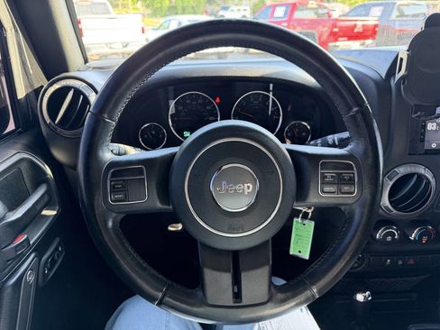 Used 2018 Jeep Wrangler Unlimited Sport S AWD/4WD image 22