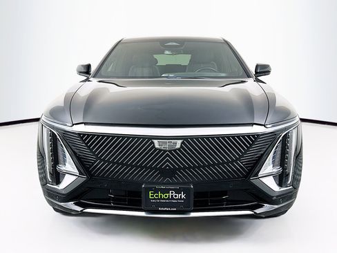 Used 2024 Cadillac Lyriq Tech AWD/4WD image 2