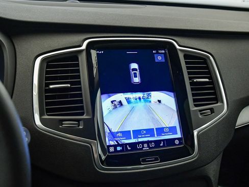 Certified 2025 Volvo XC90 B5 Core image 26