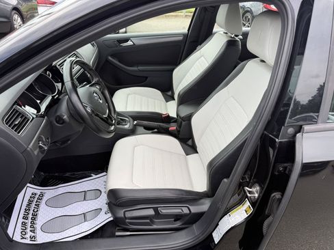 Used 2016 Volkswagen Jetta Sport FWD image 8