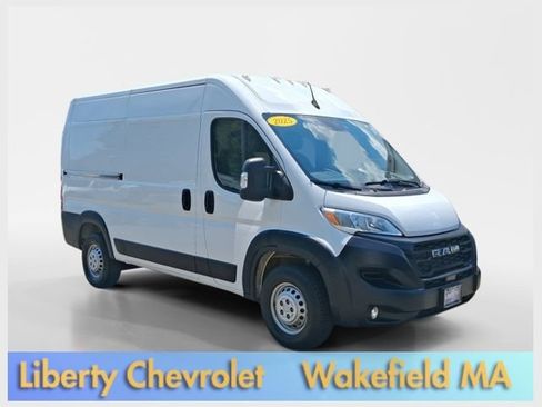 Used 2025 RAM ProMaster 2500 w/ Convenience Group FWD image 1