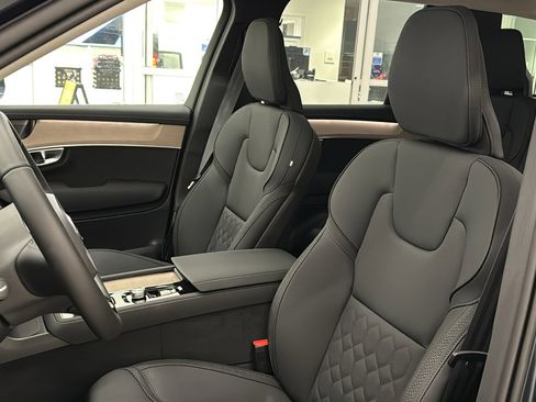 New 2026 Volvo XC90 T8 Plus w/ Protection Package Premier image 23