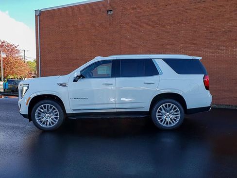 New 2026 GMC Yukon Denali w/ LPO, Floor Liner Package image 3