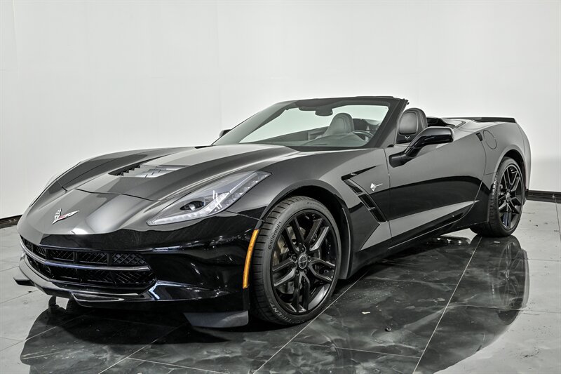 Used 2014 Chevrolet Corvette Stingray Convertible w/ 3LT Preferred Equipment Group RWD image 5