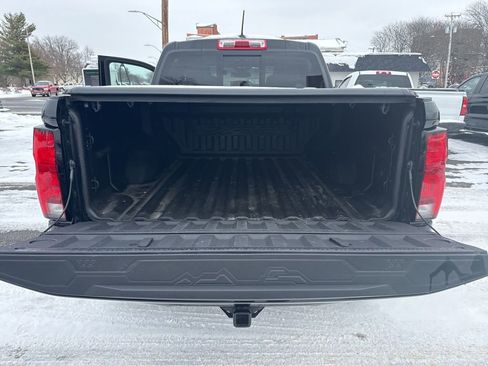 Used 2024 Chevrolet Colorado ZR2 w/ Technology Package image 18