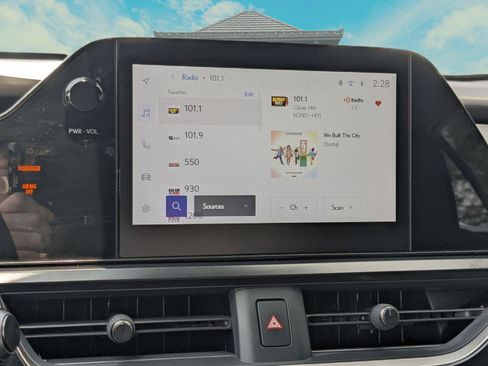 Used 2026 Lexus UX 300h FWD image 11