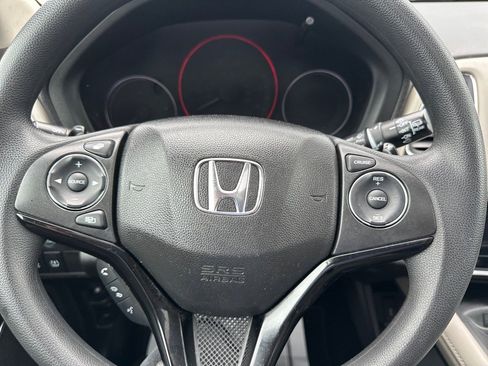 Used 2017 Honda HR-V EX image 21