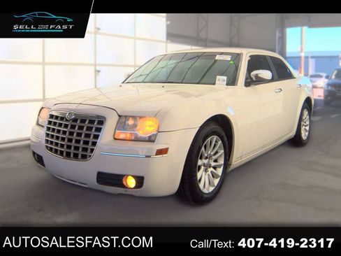 Used 2010 Chrysler 300 Touring RWD image 1