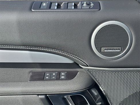 New 2026 Land Rover Discovery Limited Edition image 30