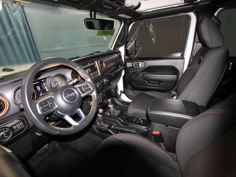 Used 2022 Jeep Gladiator Mojave w/ Trailer Tow Package image 2