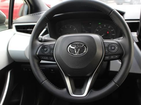 Certified 2025 Toyota Corolla SE FWD image 39