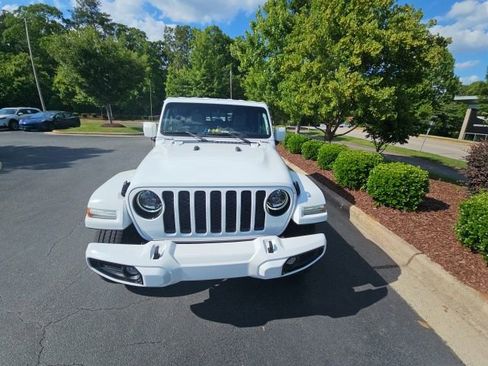 Used 2023 Jeep Gladiator Overland AWD/4WD image 5
