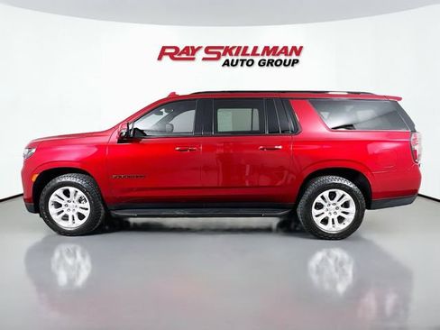Used 2022 Chevrolet Suburban RST w/ Luxury Package AWD/4WD image 4