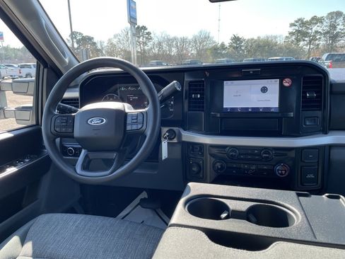 Used 2025 Ford F350 XLT image 26